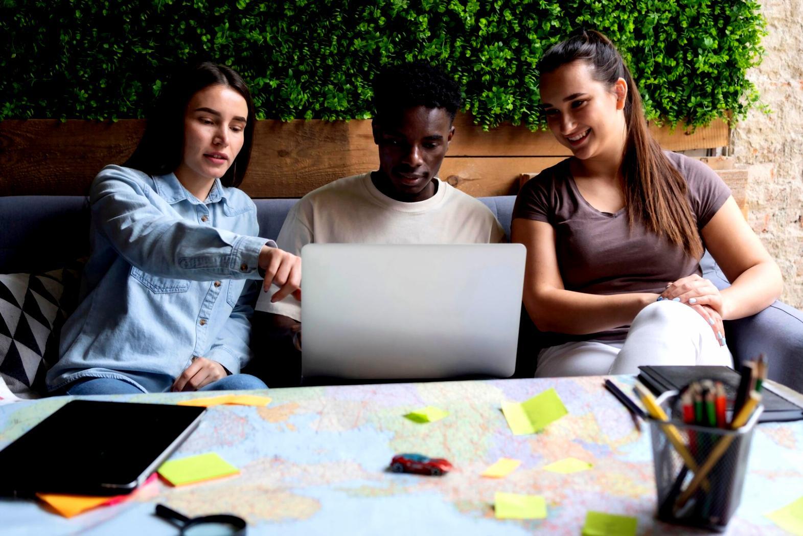 Analyse détaillée d'un bilan comptable lors d'une session de formation